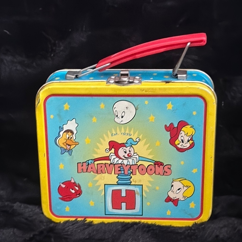 VINTAGE 1999 Harveytoons Metal Lunchbox with Red Handle. Filled with Dominoes